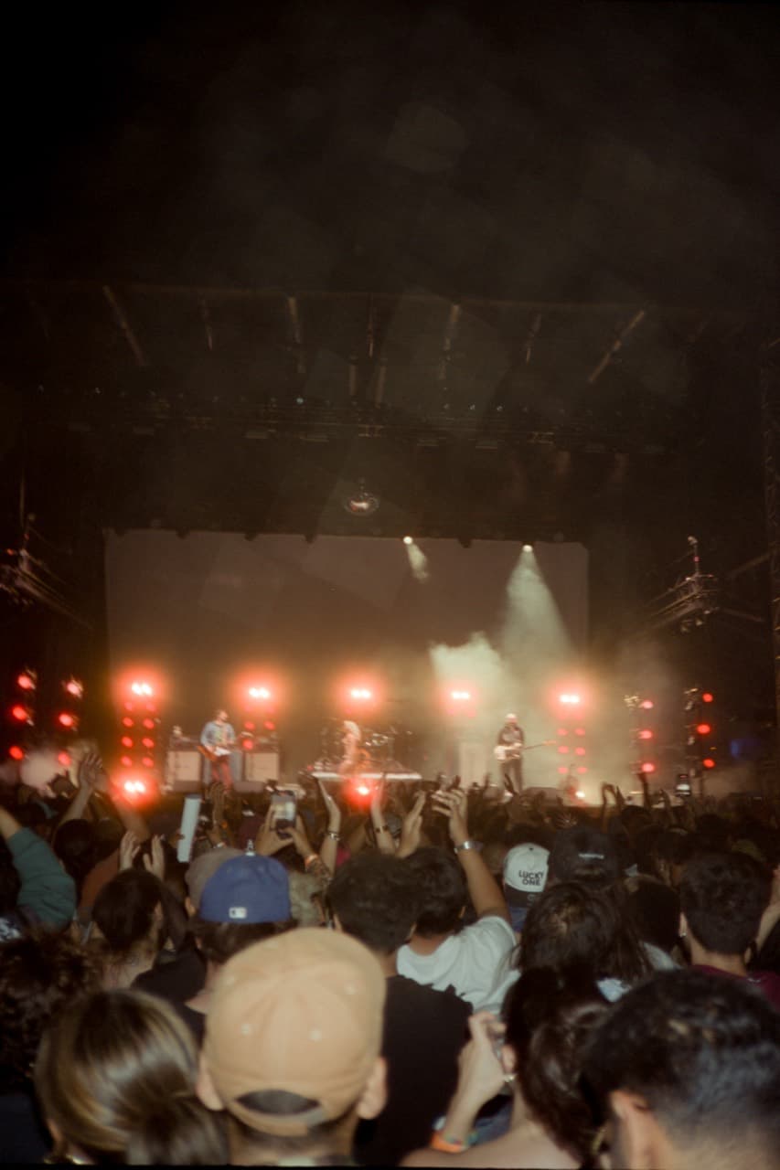 Concert Vertical Frame